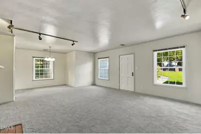 822 Salisbury Road, La Canada Flintridge, CA 91011 - Photo 11