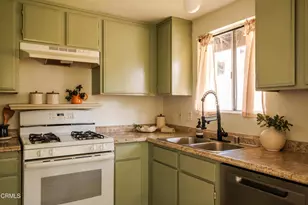 1101 N Summit Ave, Pasadena, CA 91103 - Photo 11