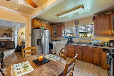 2428 Glenwood Place, South Gate, CA 90280 - Photo 9