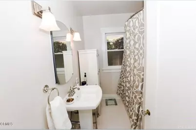 2040 Queensberry Road, Pasadena, CA 91104 - Photo 13