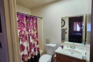 420 E B St, Colton, CA 92324 - Photo 21