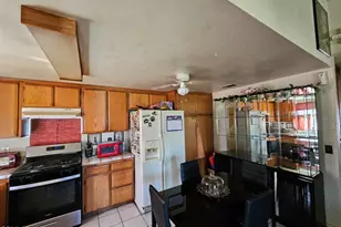420 E B St, Colton, CA 92324 - Photo 15