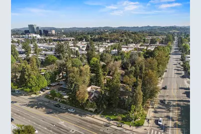 22330 Victory Boulevard #401, Los Angeles, CA 91367 - Photo 7