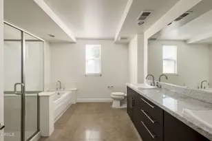 10609 Bloomfield St, Los Angeles, CA 91602 - Photo 19