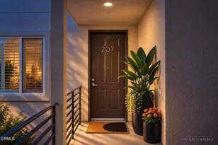 10609 Bloomfield St, Los Angeles, CA 91602 - Photo 3