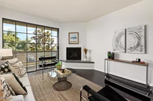 221 S Oak Knoll Ave, Pasadena, CA 91101 - Photo 17
