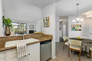 221 S Oak Knoll Ave, Pasadena, CA 91101 - Photo 11
