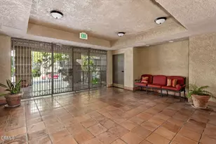 221 S Oak Knoll Ave, Pasadena, CA 91101 - Photo 29