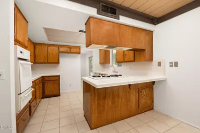 1740 Foothill Boulevard, La Canada Flintridge, CA 91011 - Photo 15