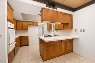 1740 Foothill Blvd, La Canada Flintridge, CA 91011 - Photo 15