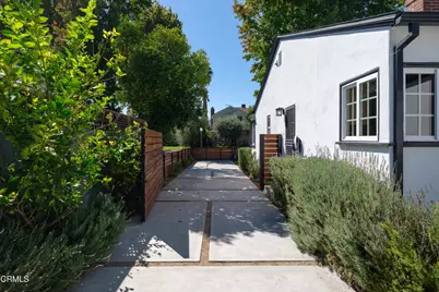 10537 Woodbridge Street, Los Angeles, CA 91602 - Photo 43