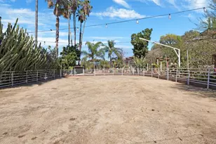 9701 La Canada Way, Los Angeles, CA 91040 - Photo 23