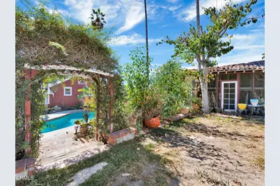 9701 La Canada Way, Los Angeles, CA 91040 - Photo 23