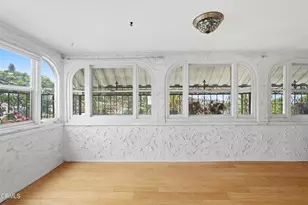 3911 De Longpre Ave, Los Angeles, CA 90027 - Photo 29