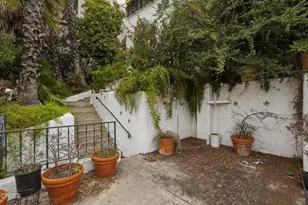3911 De Longpre Ave, Los Angeles, CA 90027 - Photo 9