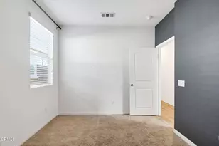 17326 Parque Vanowen Way, Lake Balboa, CA 91406 - Photo 25