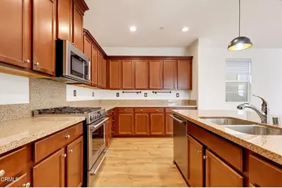 17326 Parque Vanowen Way, Lake Balboa, CA 91406 - Photo 11