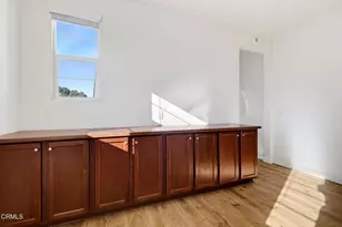 17326 Parque Vanowen Way, Lake Balboa, CA 91406 - Photo 15