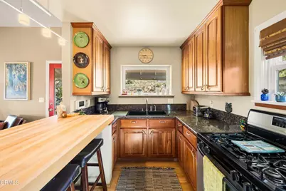 7669 Airlie Drive, Tujunga, CA 91042 - Photo 13