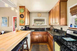 7669 Airlie Dr, Tujunga, CA 91042 - Photo 13