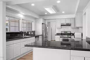 1715 La Barranca Rd, La Canada Flintridge, CA 91011 - Photo 17
