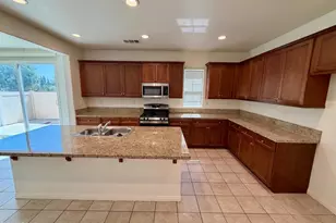 699 S Mandarin Ln, Rialto, CA 92376 - Photo 3