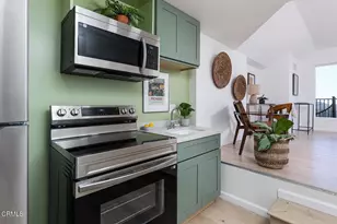 6936 Pacific View Dr, Los Angeles, CA 90068 - Photo 35