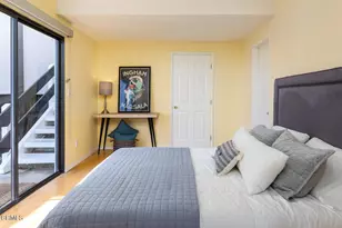 6936 Pacific View Dr, Los Angeles, CA 90068 - Photo 23