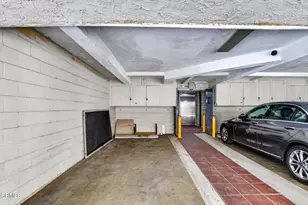 985 E California Blvd, Pasadena, CA 91106 - Photo 45