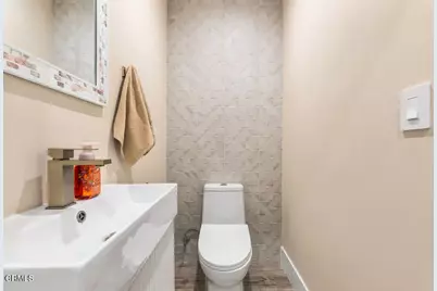 2018 W Kenneth Road, Glendale, CA 91201 - Photo 31