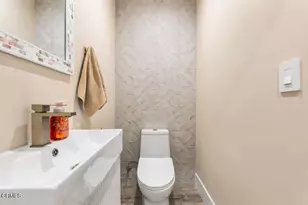 2018 W Kenneth Rd, Glendale, CA 91201 - Photo 31
