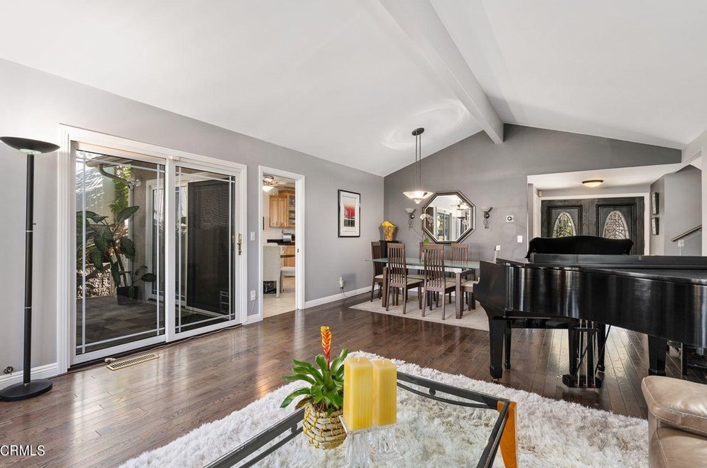 1781 Sunny Heights Dr, Los Angeles CA  90065-3325 exterior