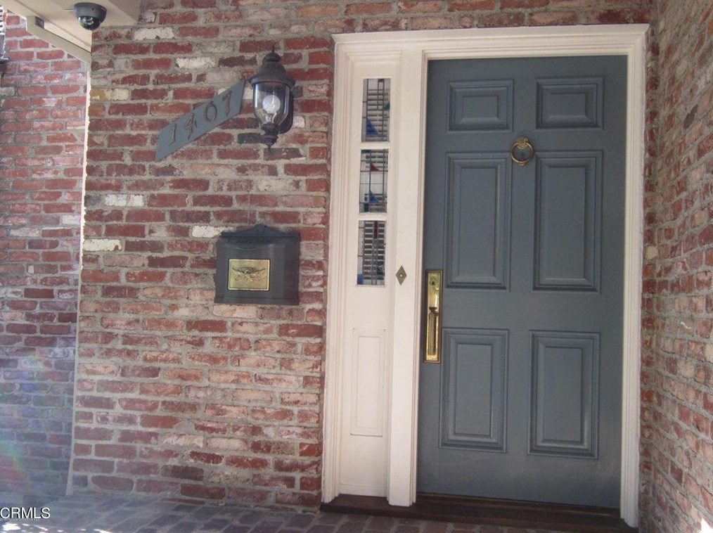 1407 Cambridge Rd, Pasadena CA  91108-1903 exterior