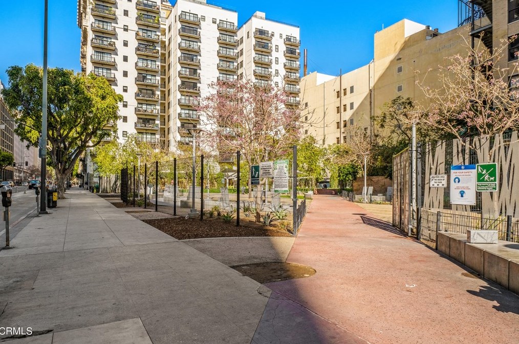 460 Spring St, Los Angeles CA  90012-2810 exterior