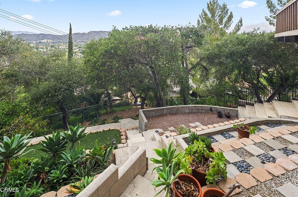 600 Tamarac Dr, Pasadena CA  91105-2149 exterior