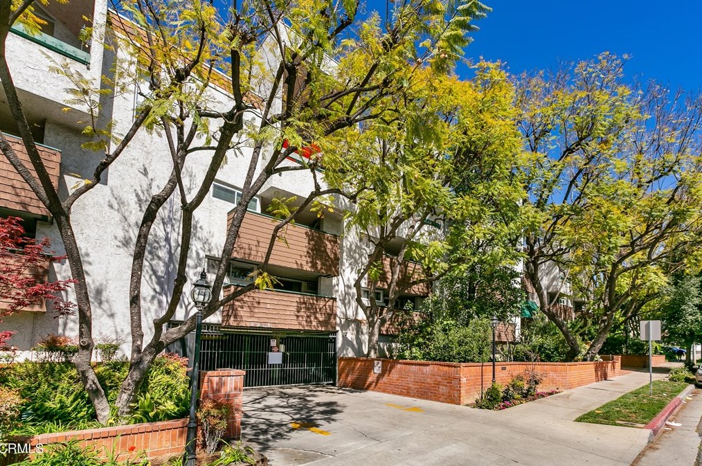 355 Los Robles Ave, Pasadena CA 91101-3228 exterior