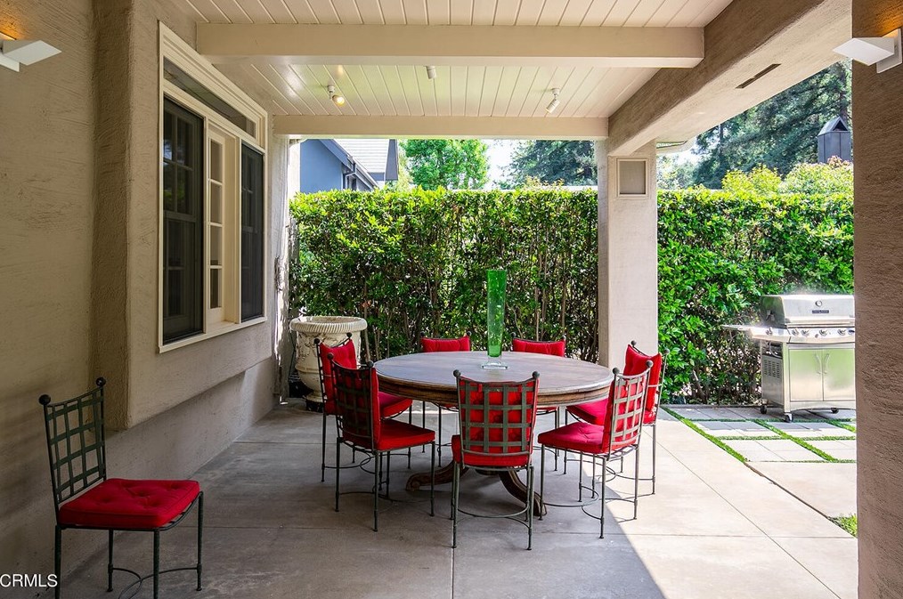 137 San Rafael Ave, Pasadena CA  91105-0012 exterior