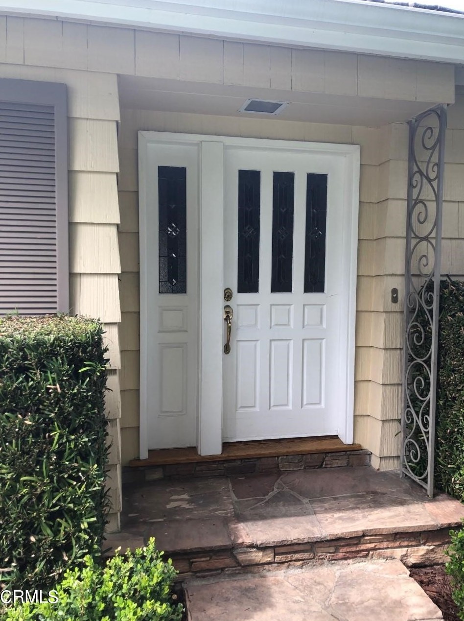 1455 Avonrea Rd, Pasadena CA  91108-2308 exterior