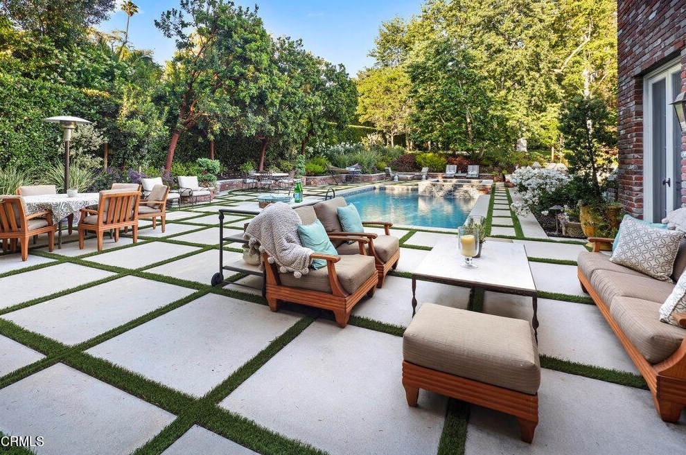 520 Madeline Dr, Pasadena CA  91105-2840 exterior