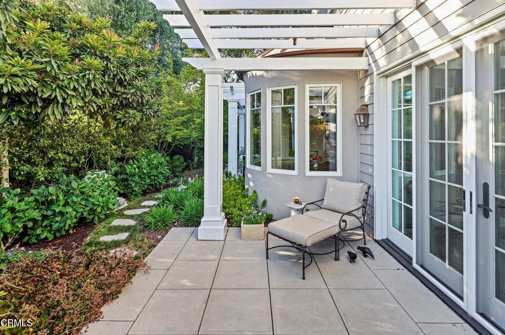 520 Madeline Dr, Pasadena CA  91105-2840 exterior