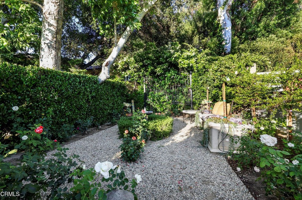 520 Madeline Dr, Pasadena CA  91105-2840 exterior