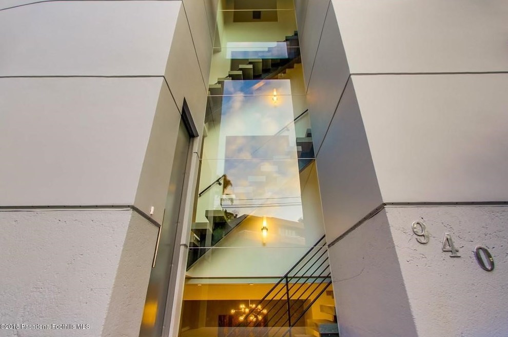 940 Burleigh Dr, Pasadena CA  91105-2722 exterior