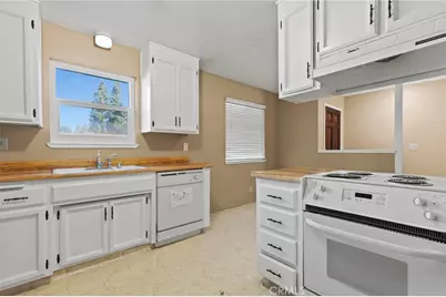 1212 Rosewood Drive, Yuba City, CA 95991 - Photo 13