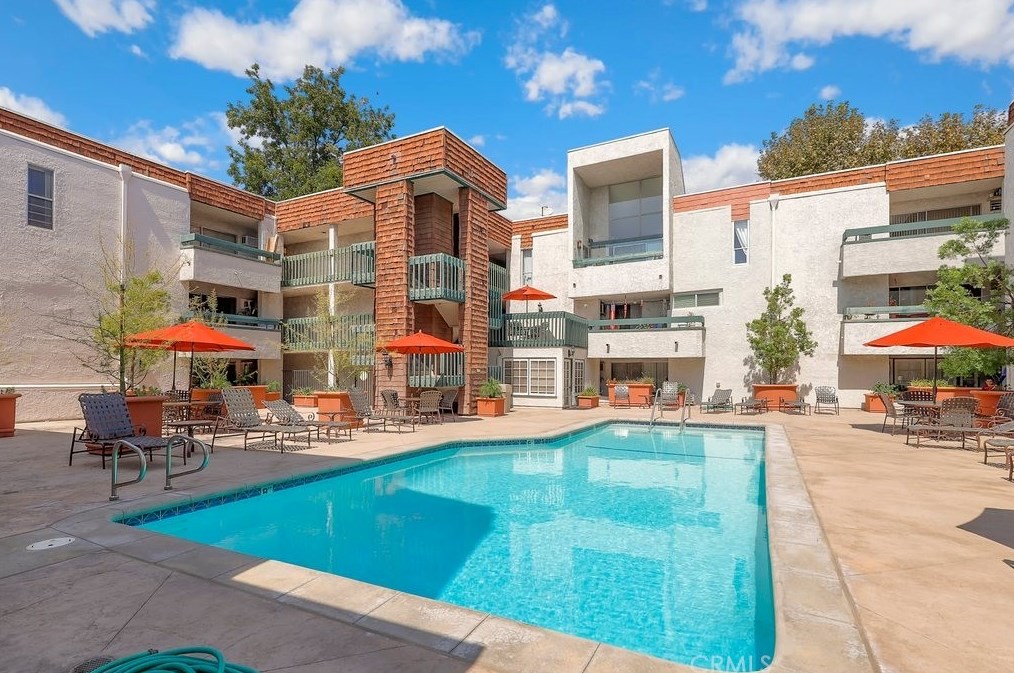 355 Los Robles Ave, Pasadena CA 91101-3228 exterior