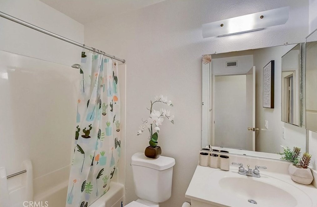 1704 Autumnglow Dr, Pomona CA  91765-2710 exterior