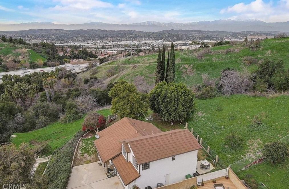 1704 Autumnglow Dr, Pomona CA  91765-2710 exterior