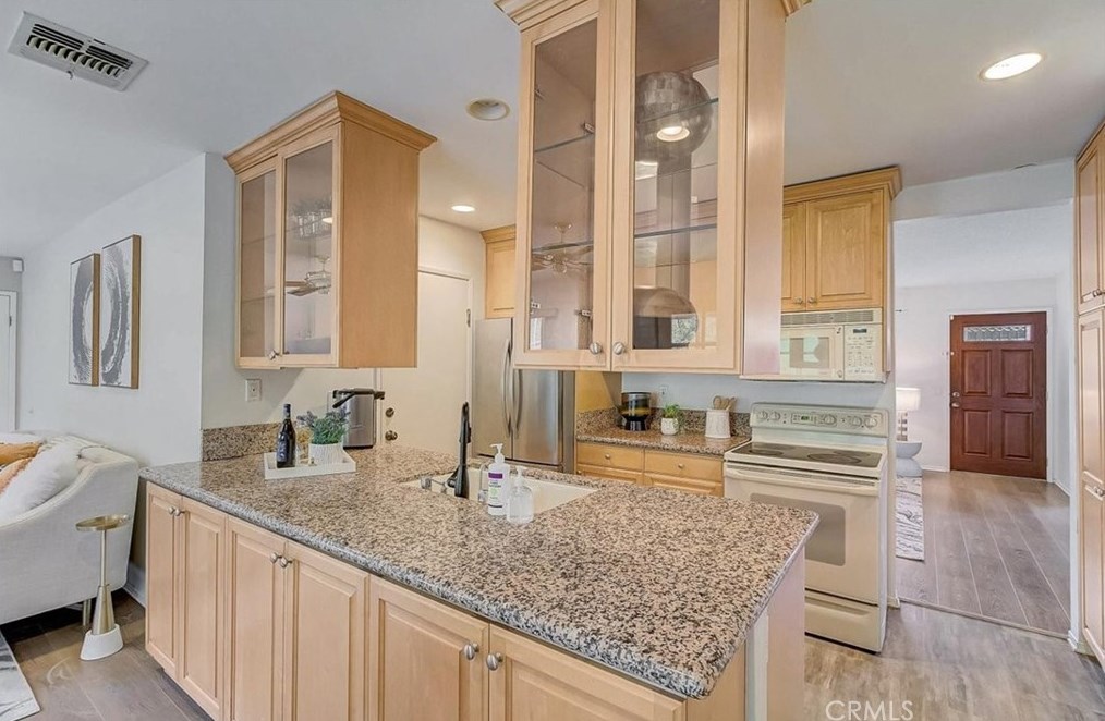 1704 Autumnglow Dr, Pomona CA  91765-2710 exterior