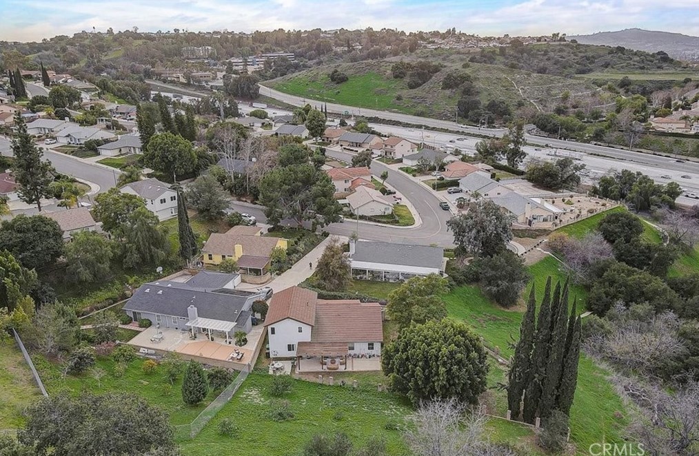1704 Autumnglow Dr, Pomona CA  91765-2710 exterior