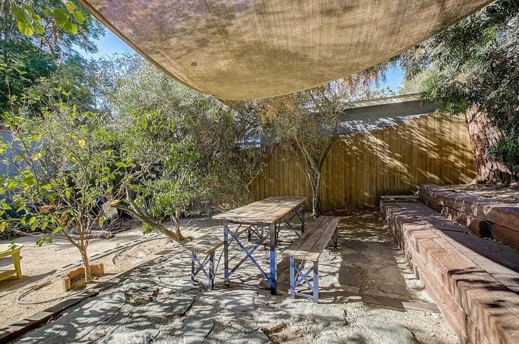 620 Coronado St, Los Angeles CA  90026-3913 exterior