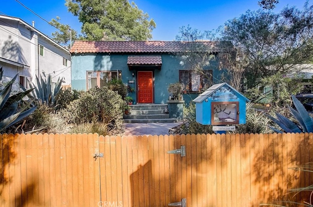 620 Coronado St, Los Angeles CA  90026-3913 exterior